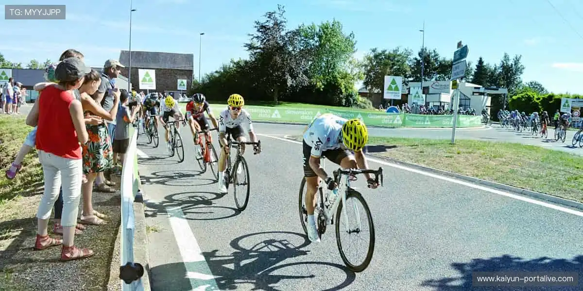 📺直击赛事现场，零时差享受热血对决！🎯